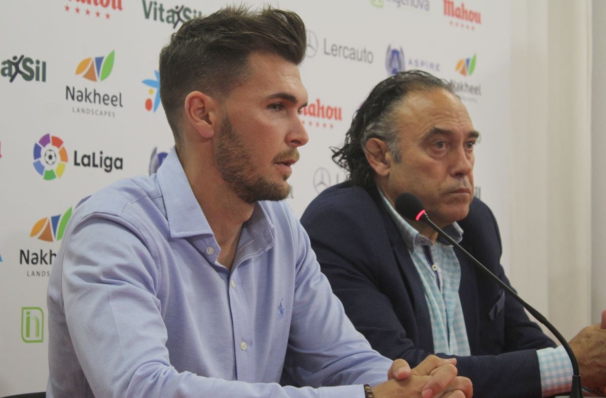 Fotos: Víctor Cea es presentado como nuevo entrenador de la Cultural