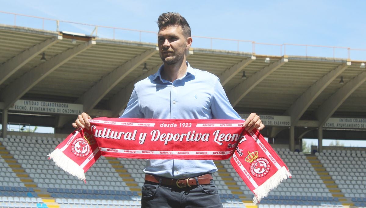 Fotos: Víctor Cea es presentado como nuevo entrenador de la Cultural