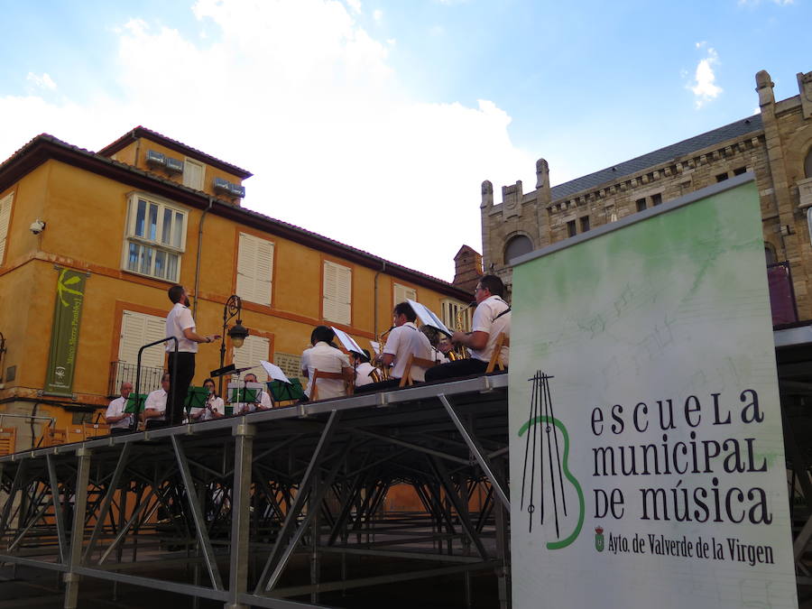 Fotos: Concierto en la Plaza de la Regla