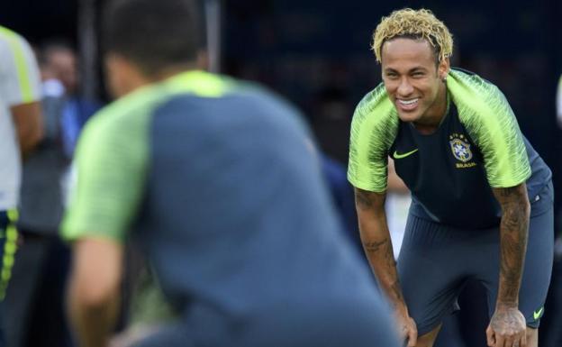 Neymar, en un entrenamiento de Brasil.