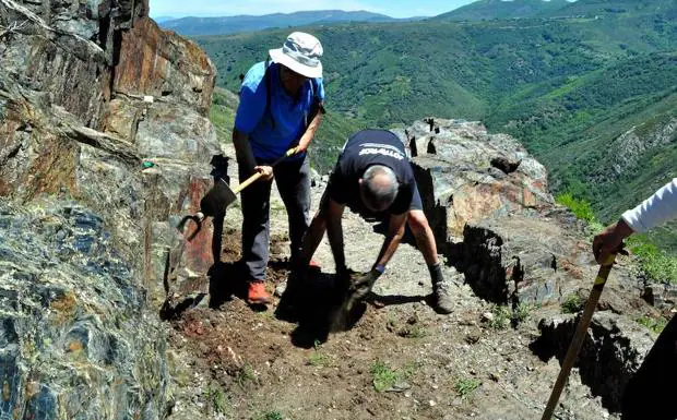 Apertura del canal romano en la hacendera.