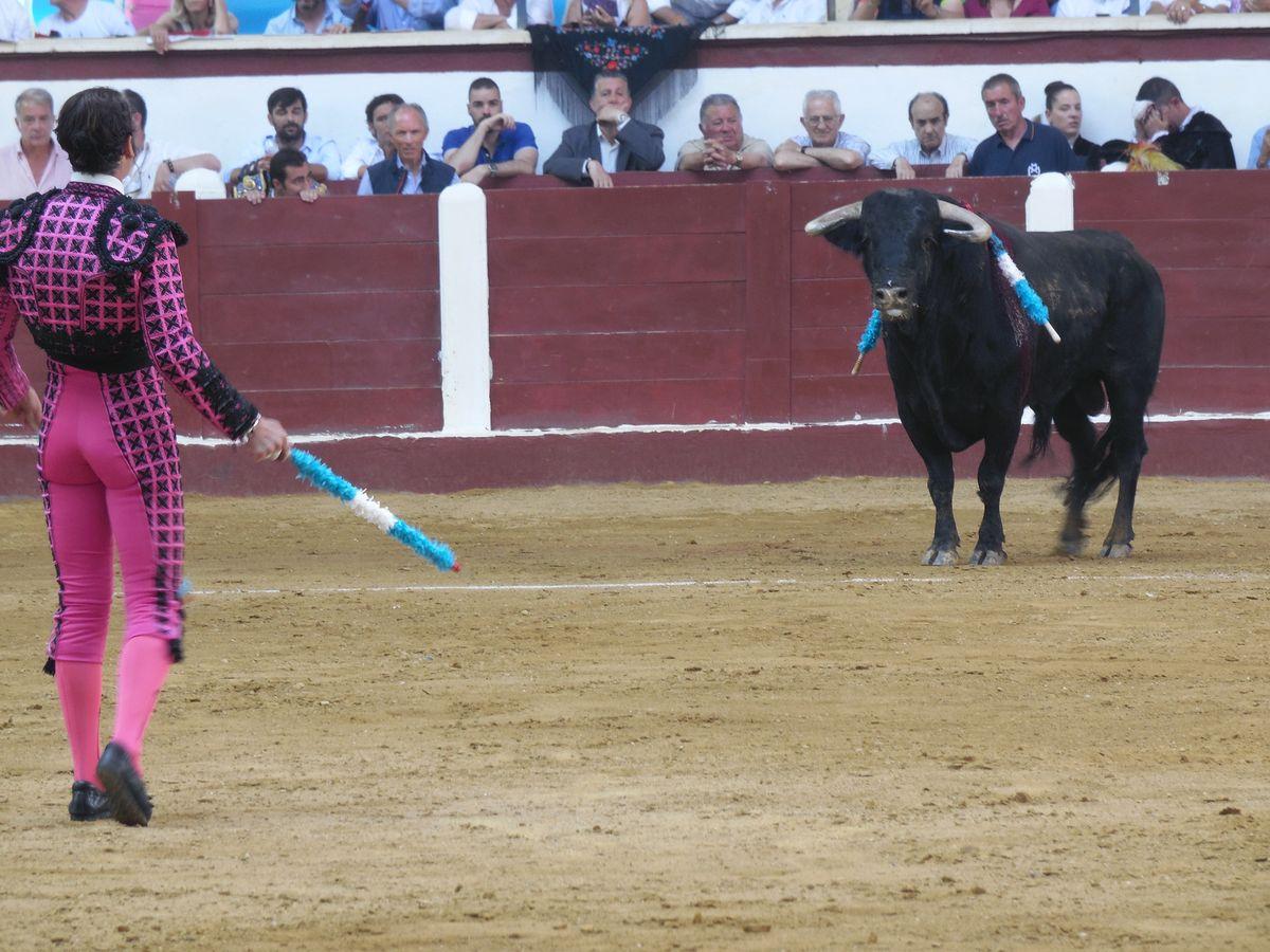 Fotos: Hermoso de Mendoza, Padilla y El Fandi triunfan en León