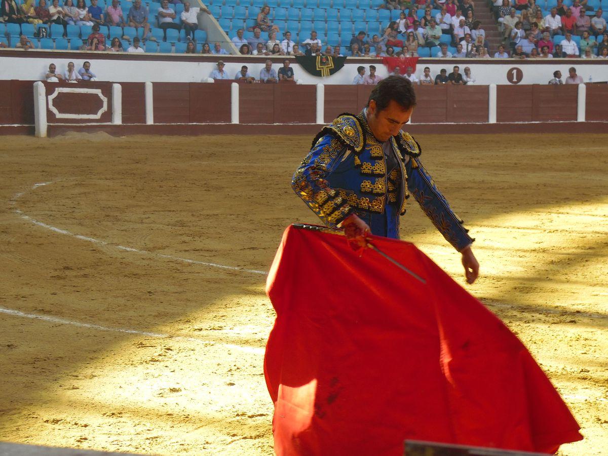 Fotos: Hermoso de Mendoza, Padilla y El Fandi triunfan en León