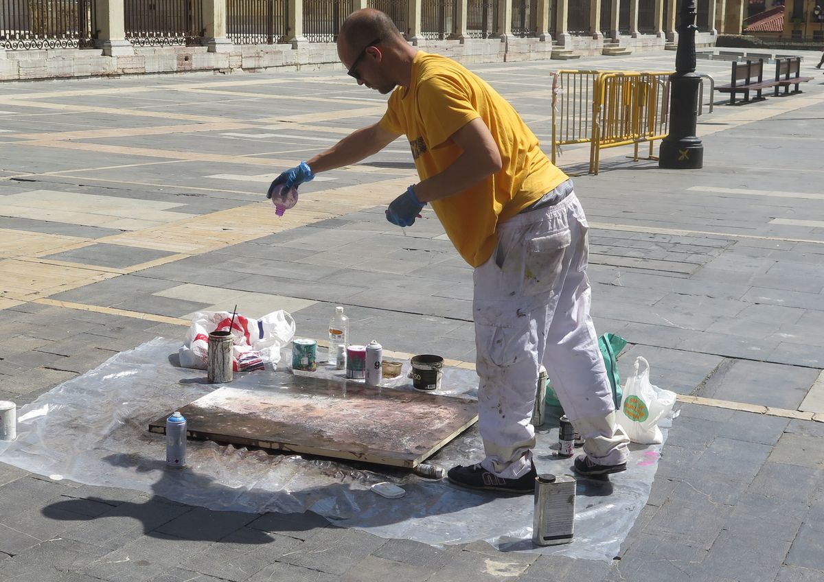 Fotos: La pintura rápida se deja ver a los pies de la Catedral