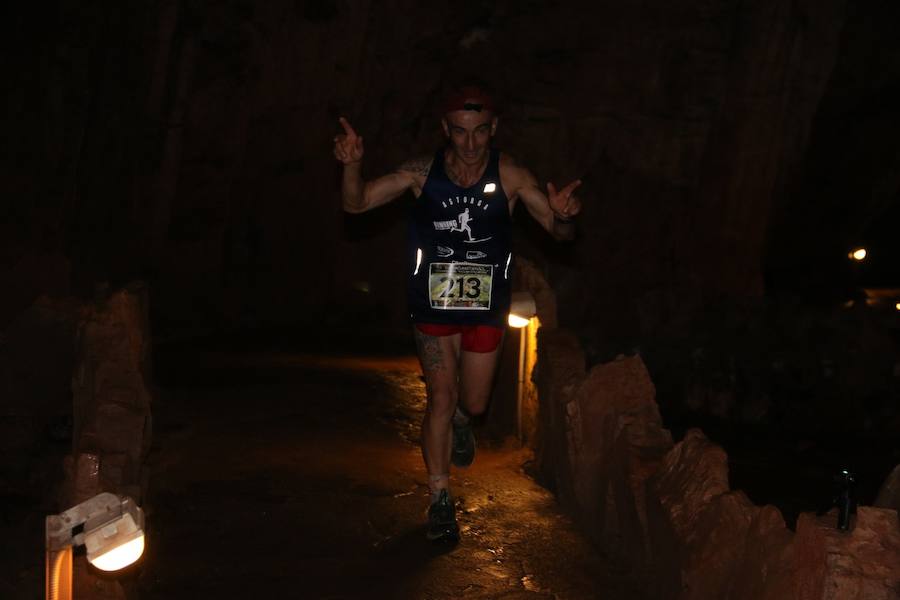 Primera prueba de la Copa Diputación de Trail 2018 que se celebra en el entrono de la localidad de Valporquero adentrandose en la cueva para recorrerla durante 400mts