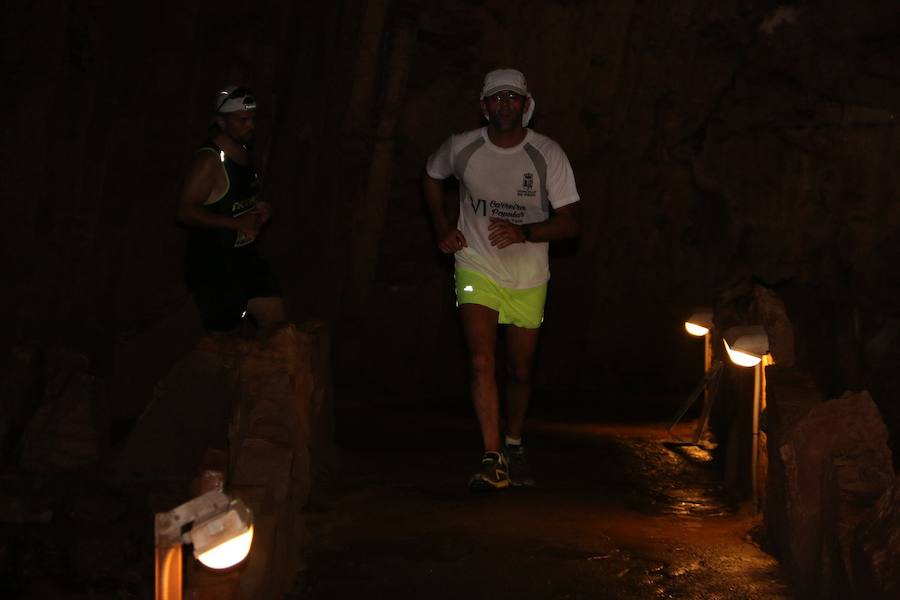 Primera prueba de la Copa Diputación de Trail 2018 que se celebra en el entrono de la localidad de Valporquero adentrandose en la cueva para recorrerla durante 400mts