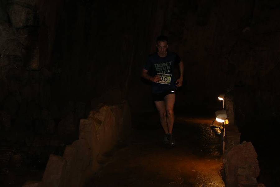 Primera prueba de la Copa Diputación de Trail 2018 que se celebra en el entrono de la localidad de Valporquero adentrandose en la cueva para recorrerla durante 400mts