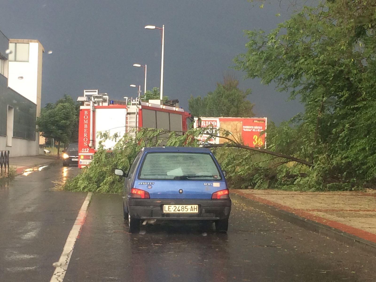 Fotos: Una gran tormenta sorprende a León y a su alfoz