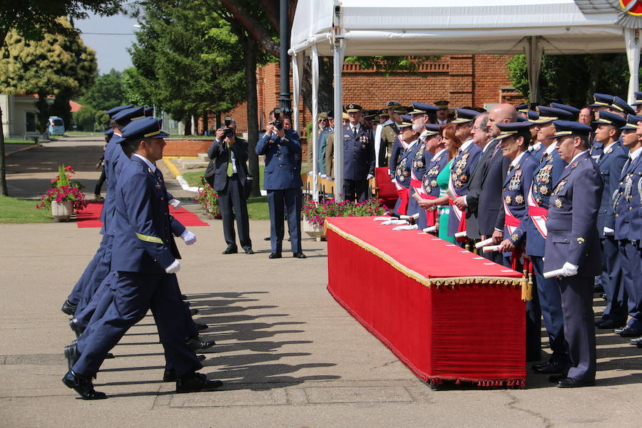 Fotos: El Rey Felipe VI entrega los despachos a los sargentos de la ABA