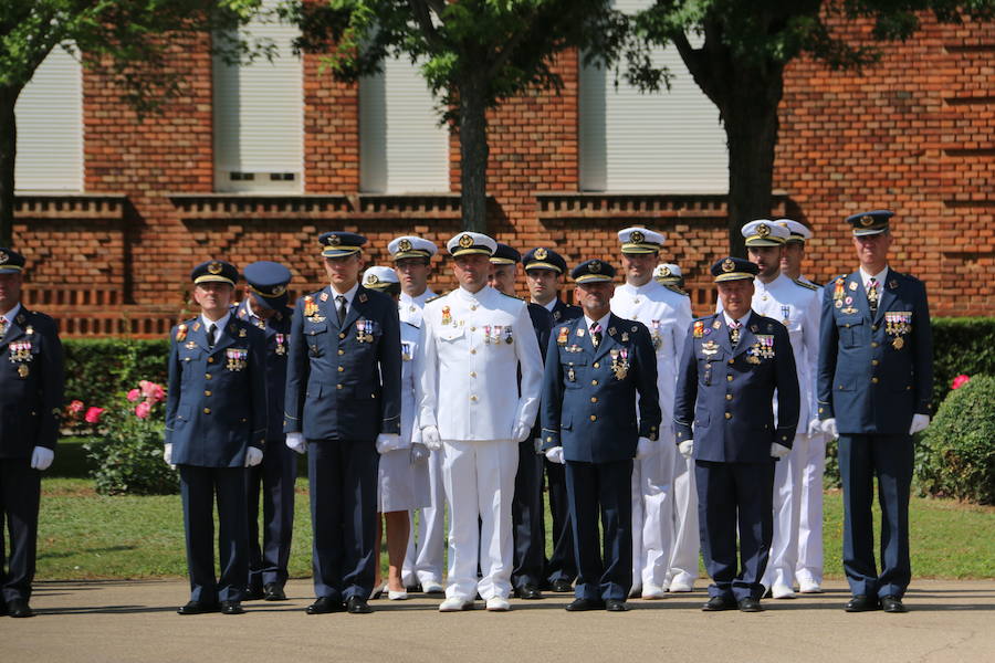 Fotos: El Rey Felipe VI entrega los despachos a los sargentos de la ABA