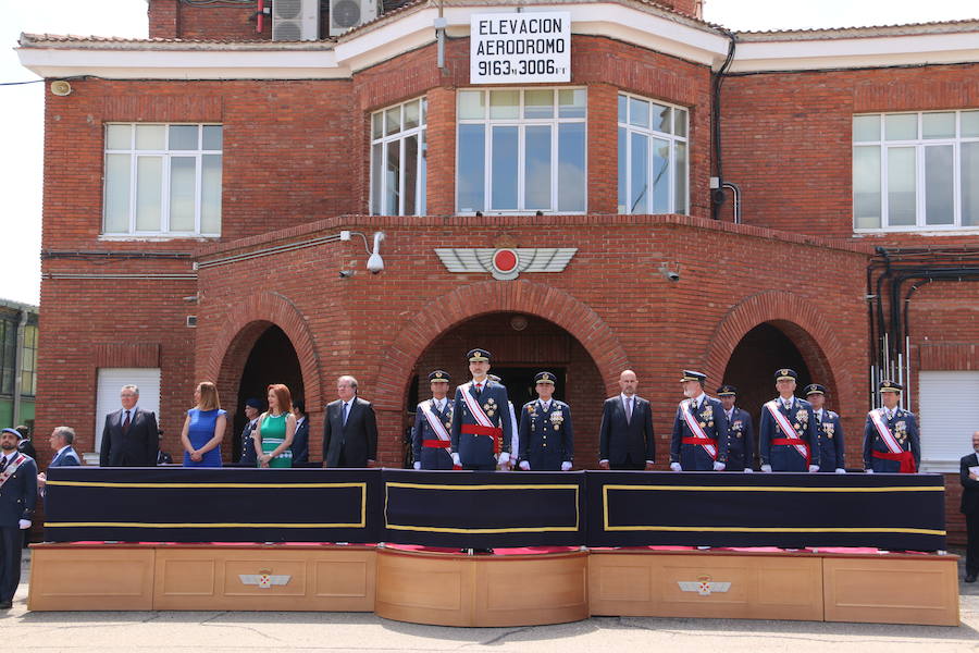 Fotos: El Rey Felipe VI entrega los despachos a los sargentos de la ABA