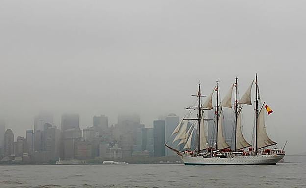 El buque de la Armada Juan Sebastián Elcano, en mayo de 2014, en Nueva York.