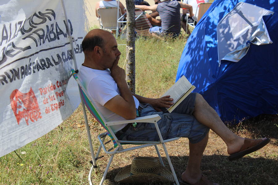 Fotos: Concentración a las puertas de Vestas