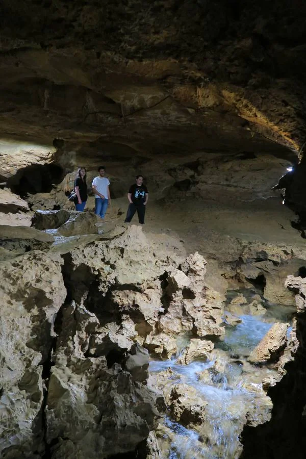 Cueva del Agua en Orbaneja del Castillo.