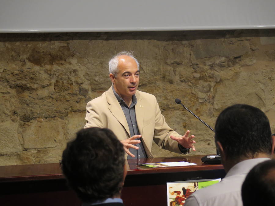 Jesús Gonzalo de Grado, durante la ponencia inaugural. 