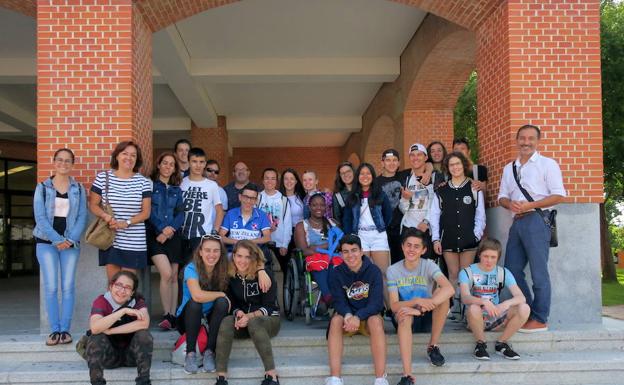 Imagen de los jóvenes en el Campus de Vegazana, León.