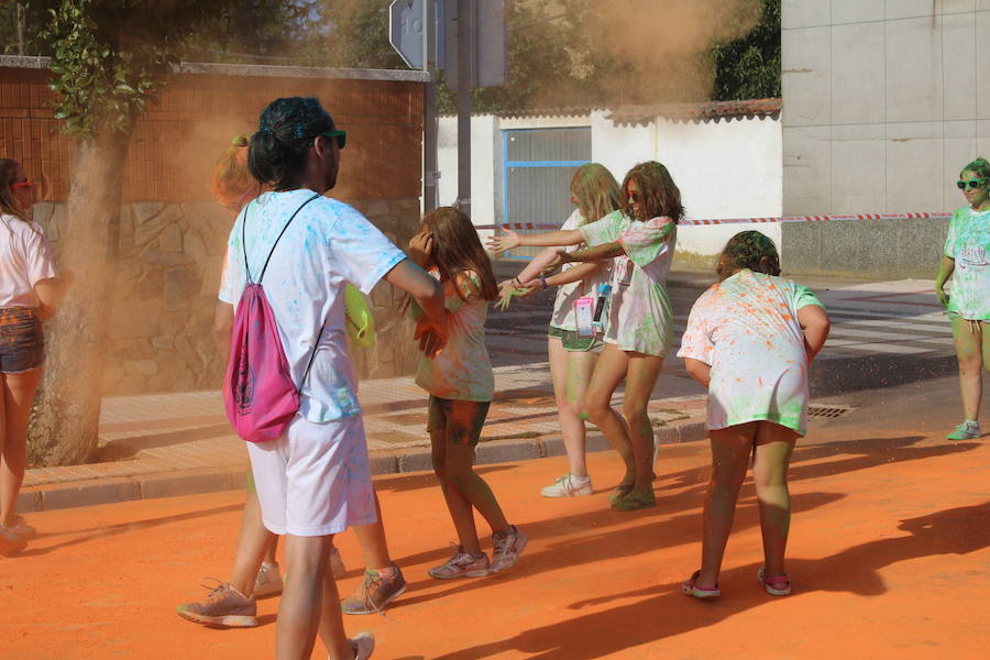 Fotos: La Color Party de La Virgen del Camino celebra su cuarta edición