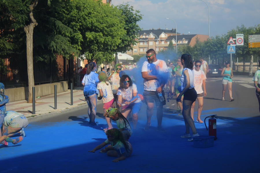Fotos: La Color Party de La Virgen del Camino celebra su cuarta edición