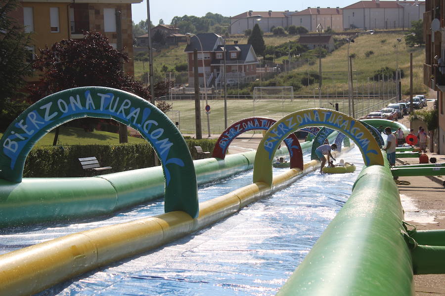 Fotos: La Color Party de La Virgen del Camino celebra su cuarta edición