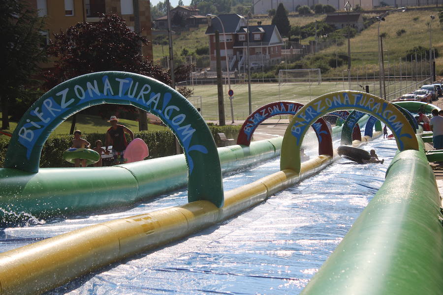 Fotos: La Color Party de La Virgen del Camino celebra su cuarta edición