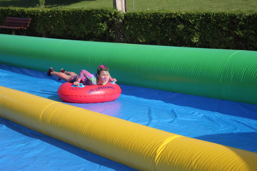 Fotos: La Color Party de La Virgen del Camino celebra su cuarta edición