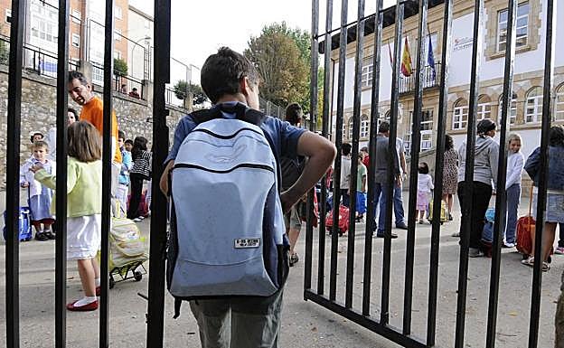 Educación invierte 5,5 millones este año en equipamiento para los centros docentes, un 23,9% más que en 2017