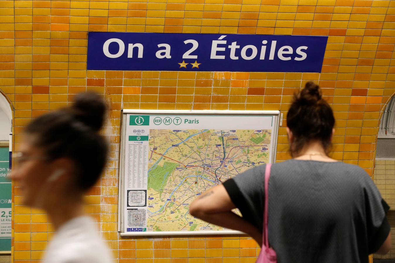 El Metro de PArís ha cambiado por un día el nombre de sus estaciones apra honrar a los campeones del mundo