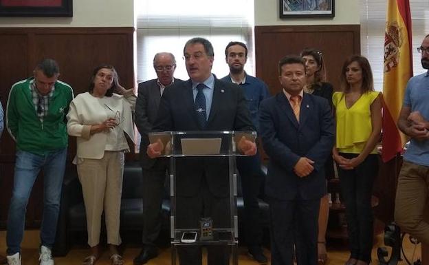 El alcalde de Astorga durante su comparecencia este martes.