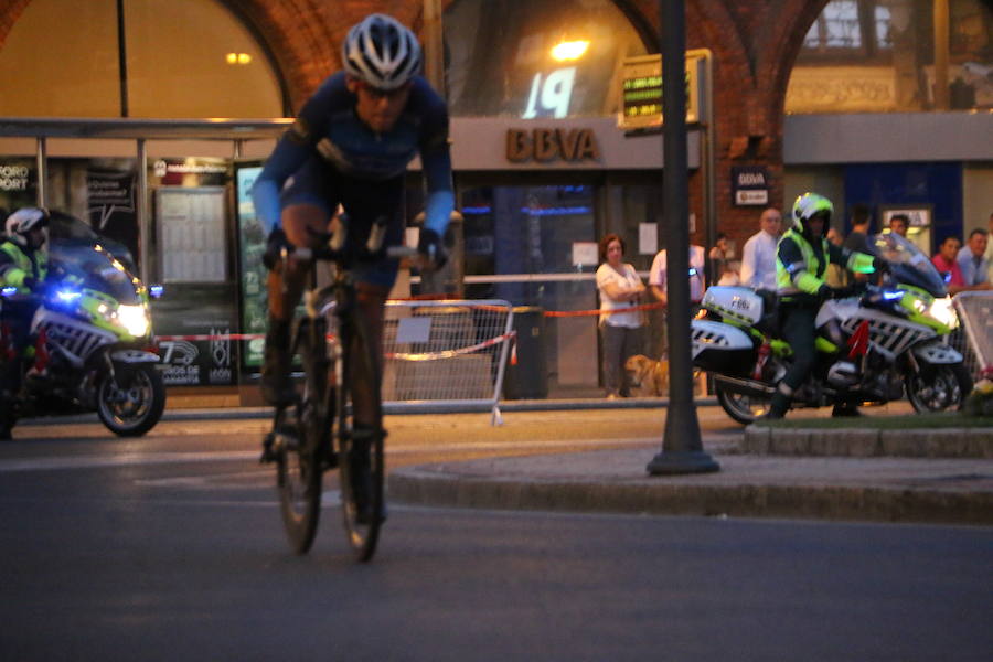 Fotos: El espectacular inicio de la Vuelta a León