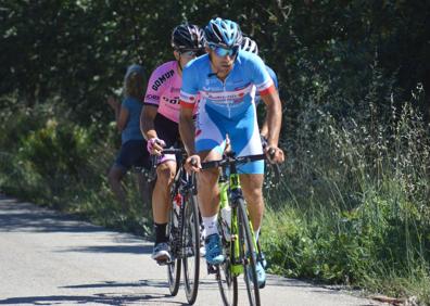 Imagen secundaria 1 - La primera etapa en línea de la Vuelta deja buenas imágenes y buen ciclismo.