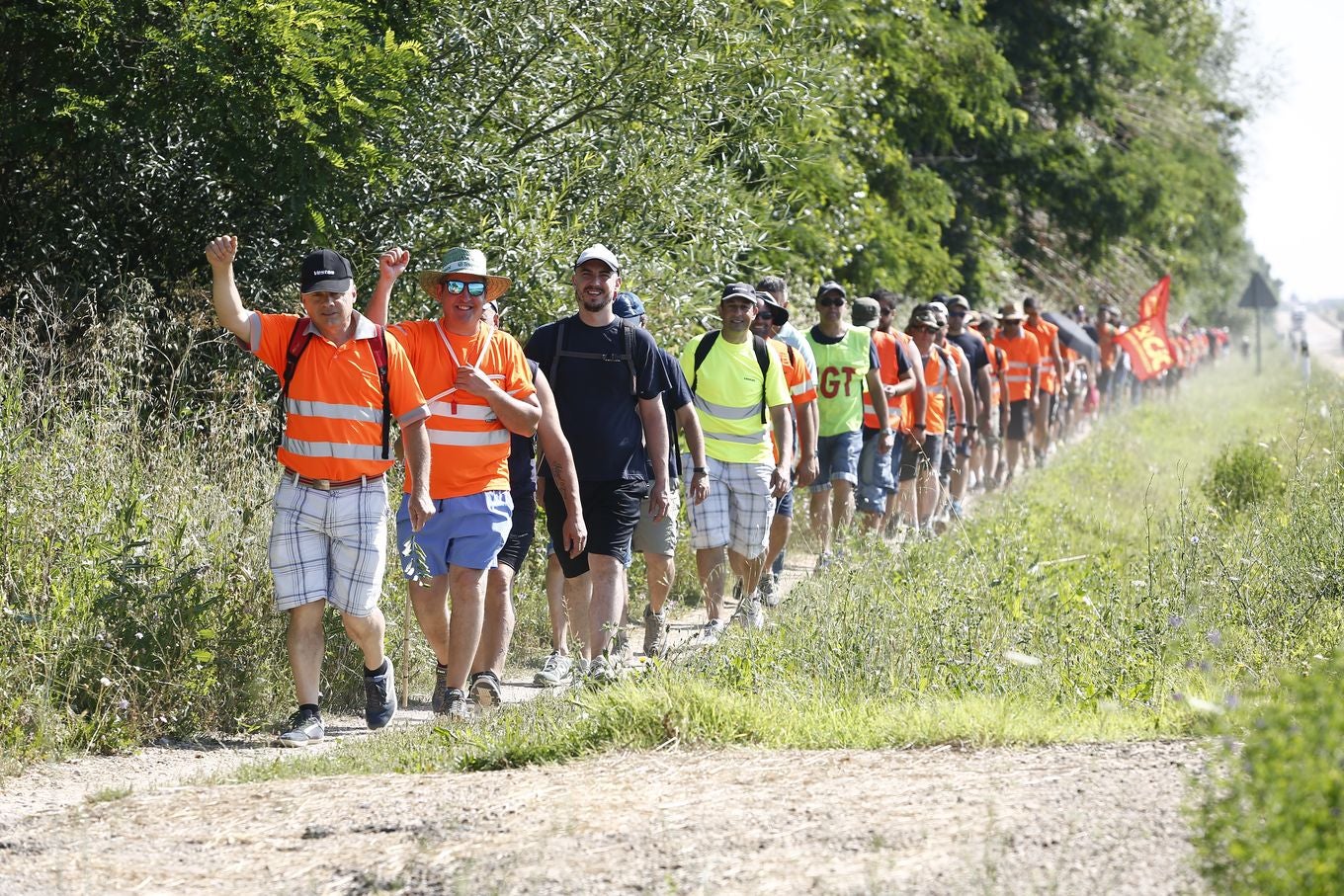 Trabajadores de Vestas, realizan una marcha de protesta desde Villadangos del Páramo a Hospital de Órbigo 