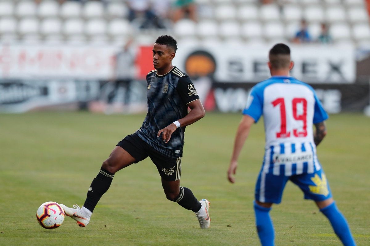La Ponferradina firma tablas con buenas sensaciones ante el Oviedo
