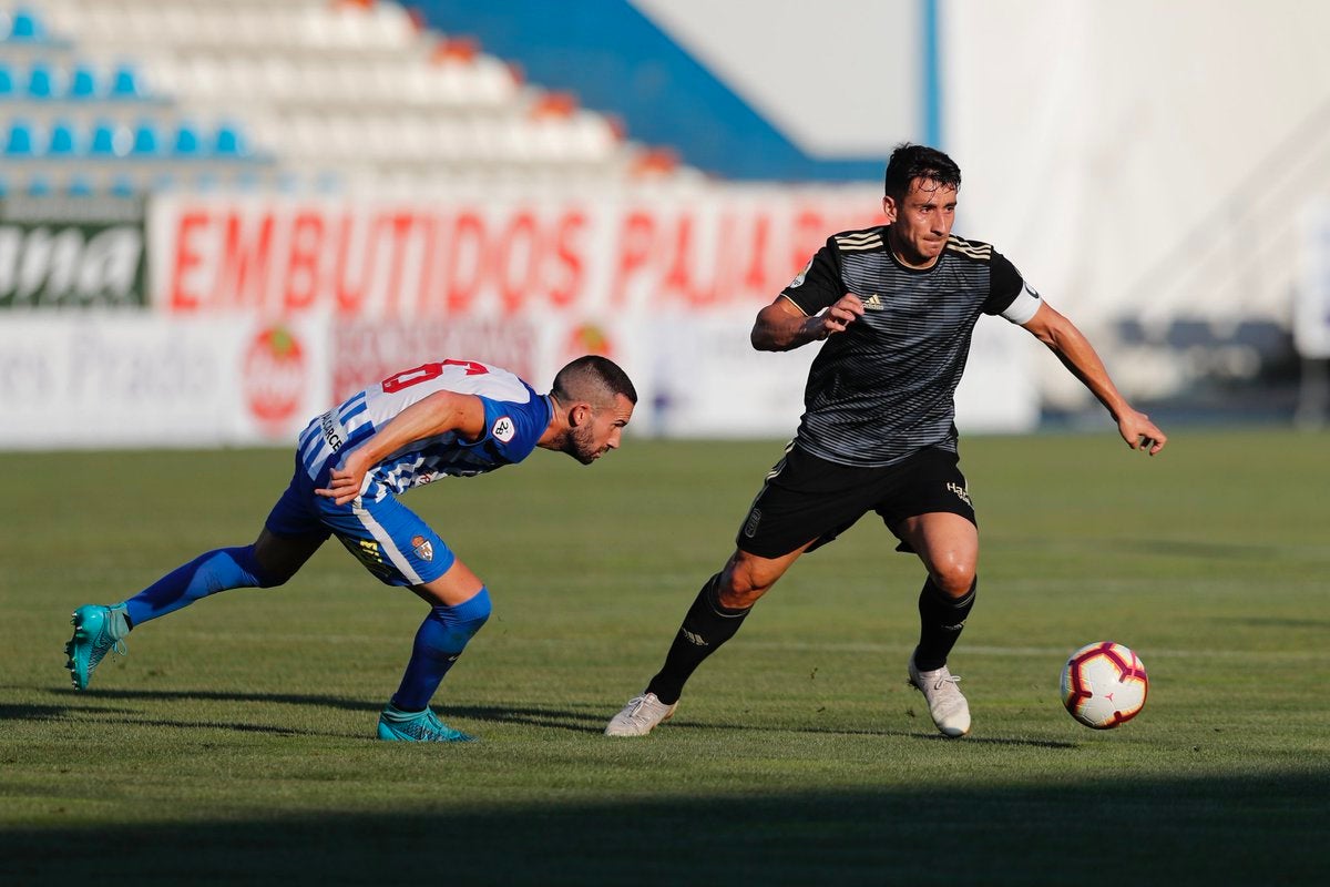 La Ponferradina firma tablas con buenas sensaciones ante el Oviedo