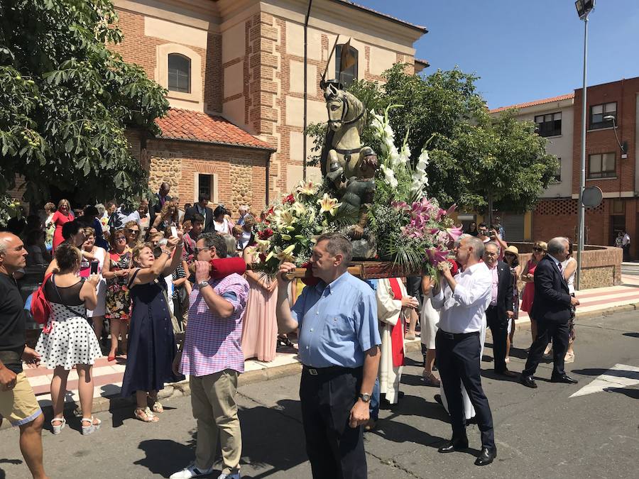 Fotos: Santiago da color a Trobajo del Camino