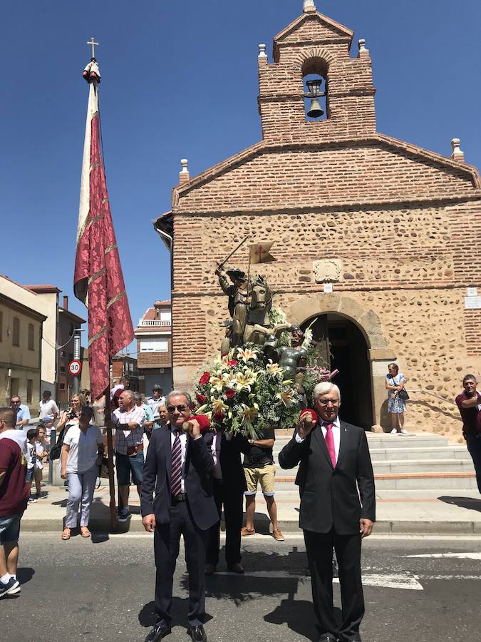 Fotos: Santiago da color a Trobajo del Camino