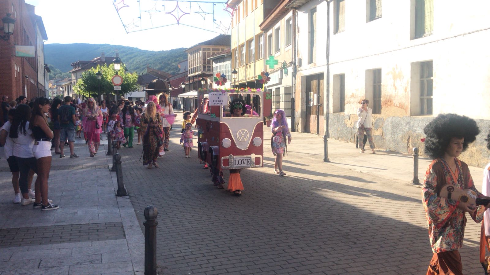 Fotos: El Carnaval también es para el verano en Pola de Gordón