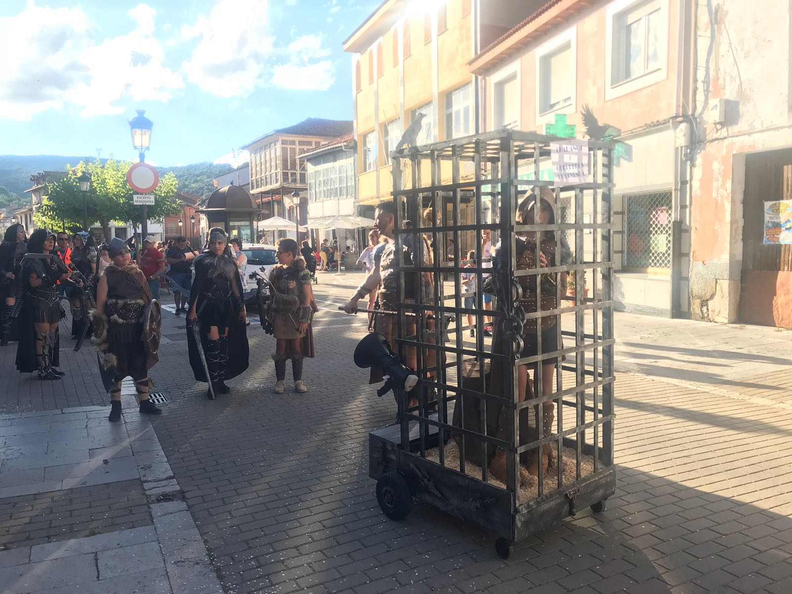 Fotos: El Carnaval también es para el verano en Pola de Gordón