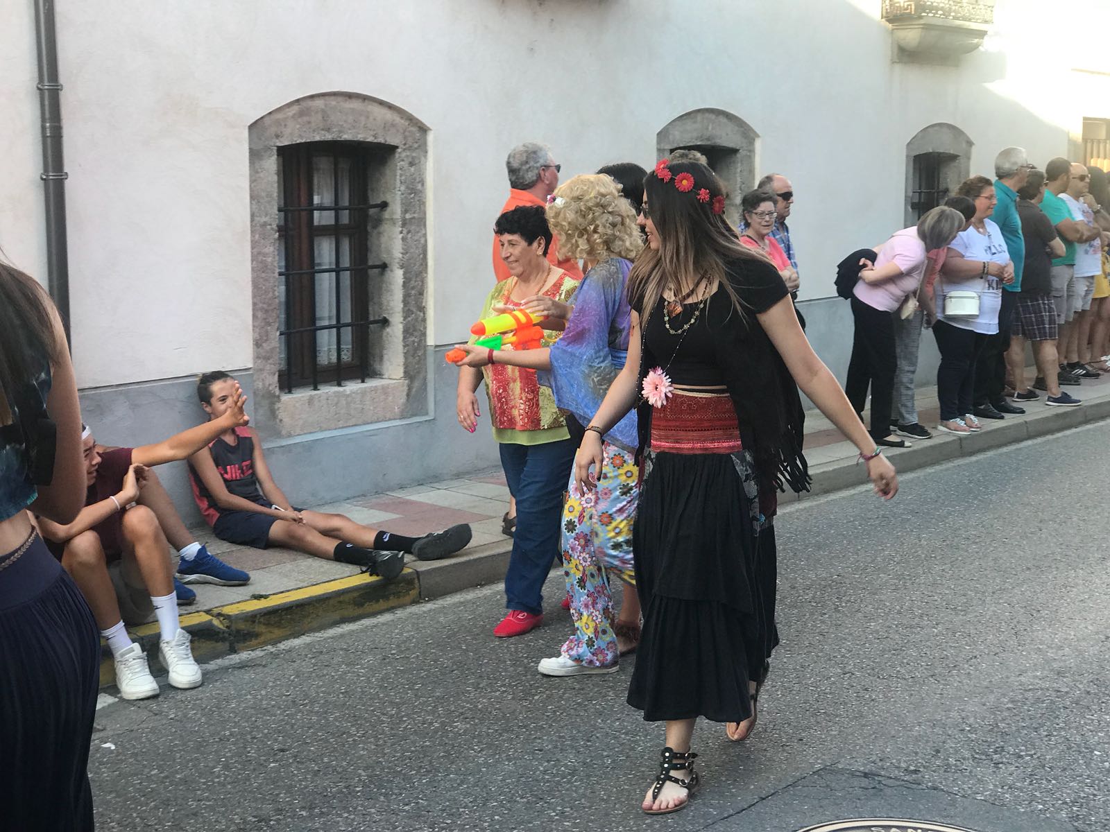 Fotos: El Carnaval también es para el verano en Pola de Gordón