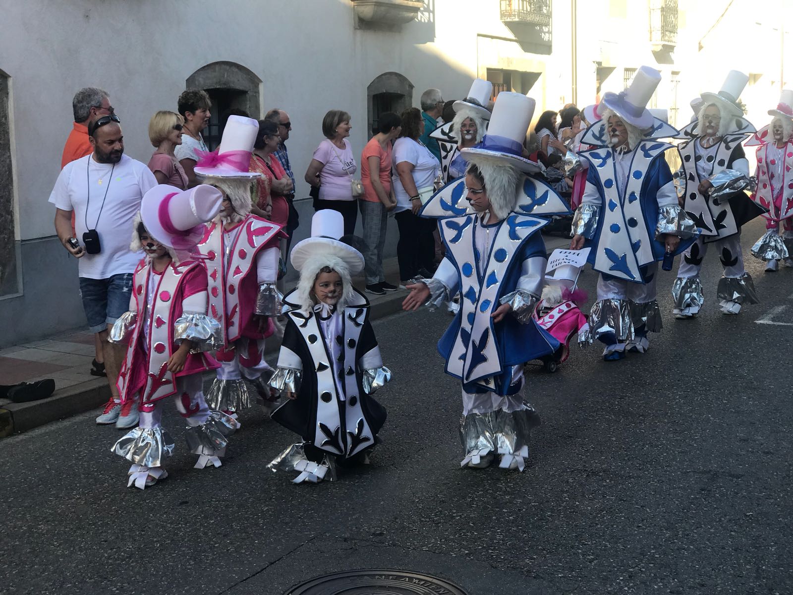 Fotos: El Carnaval también es para el verano en Pola de Gordón