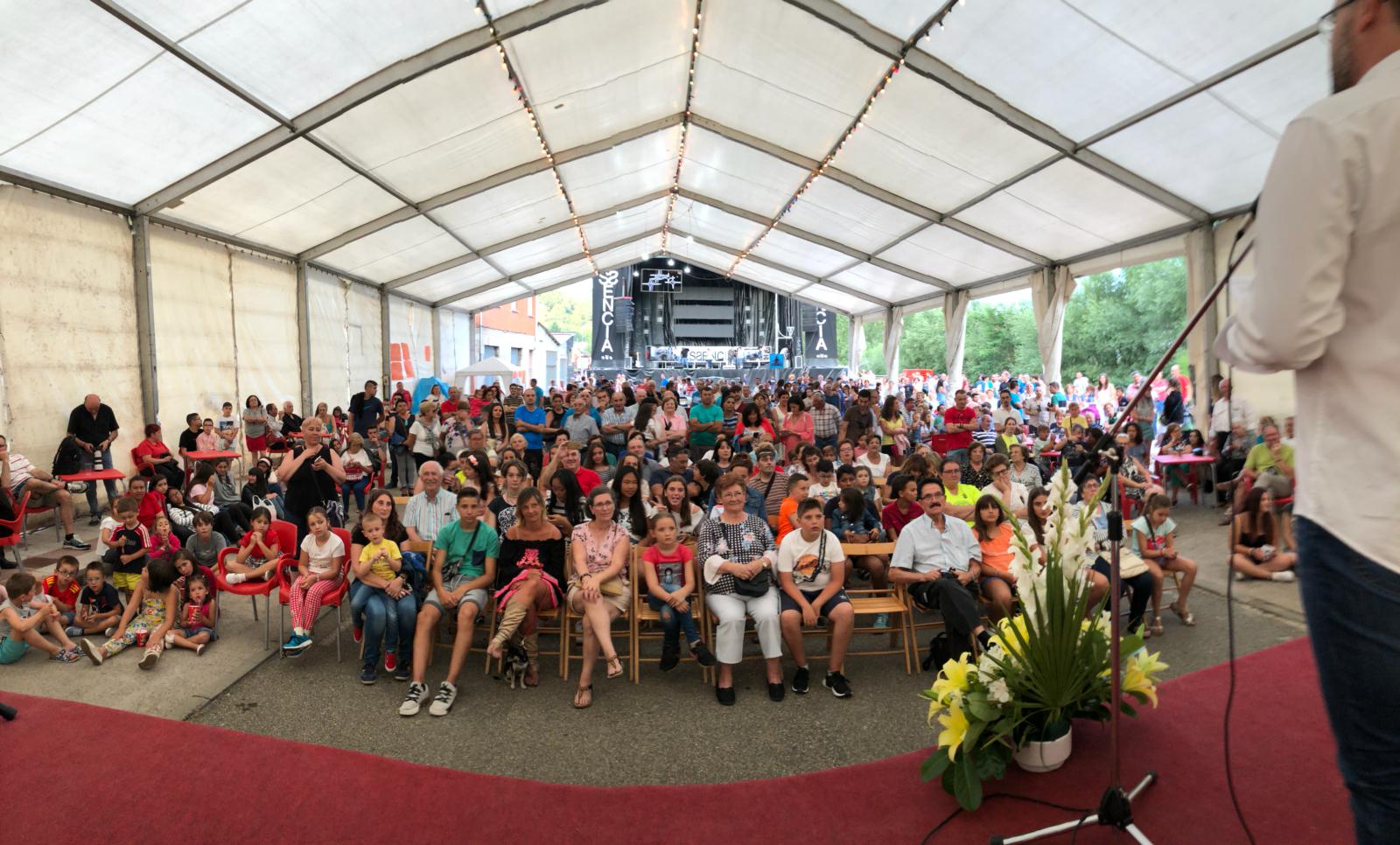 Fotos: Pola ya está en fiestas