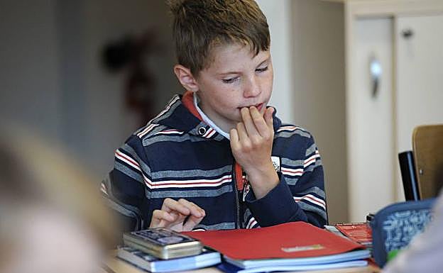 Un alumno en una clase francesa. 