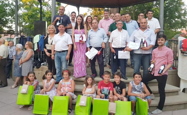 Foto de familia tras la entrega de premios.