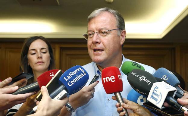 El alcalde de León, Antonio Silván, durante una rueda de prensa.