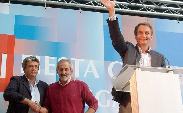 Miguel Martínez, Matías Llorente y Zapatero, durante un acto del partido en 2003.