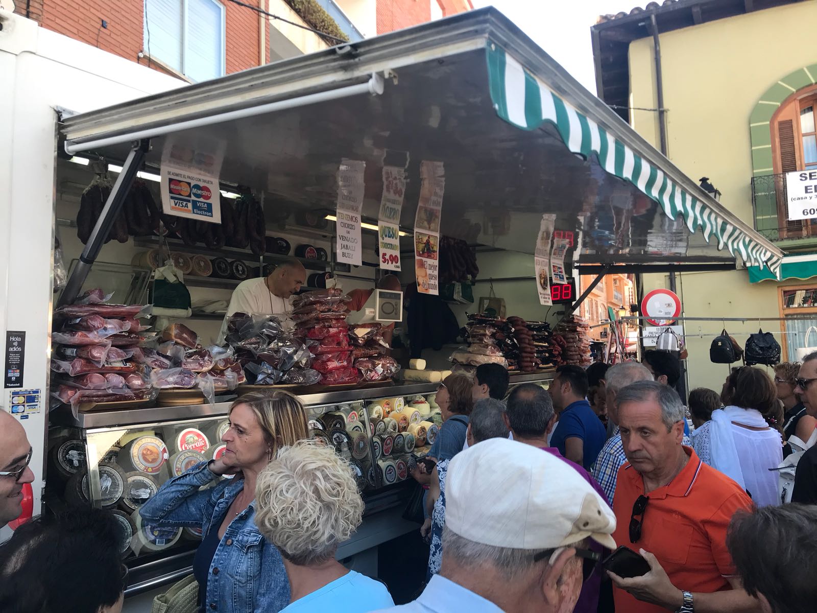 Fotos: Jueves de mercado en Valencia de Don Juan