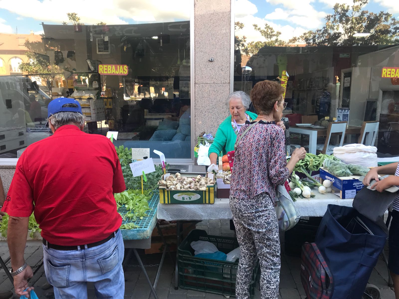 Fotos: Jueves de mercado en Valencia de Don Juan