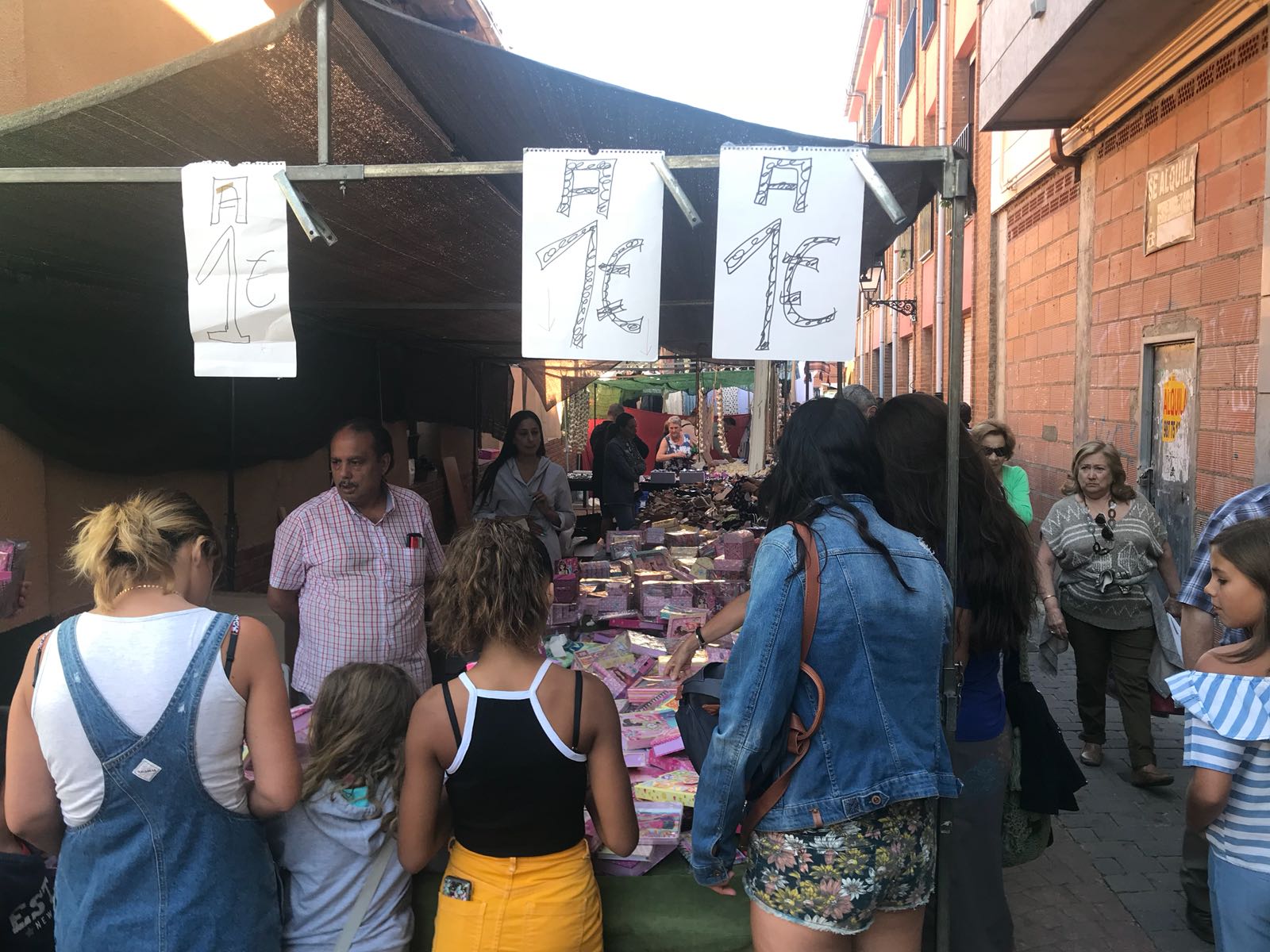 Fotos: Jueves de mercado en Valencia de Don Juan