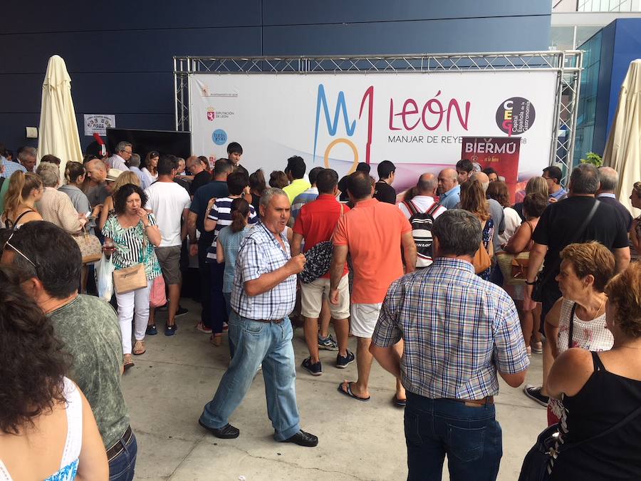 Fotos: Imágenes del Dia de León en la Feria de Muestras