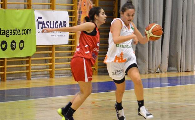 Natalia López, en un partido con el Patatas Hijolusa.