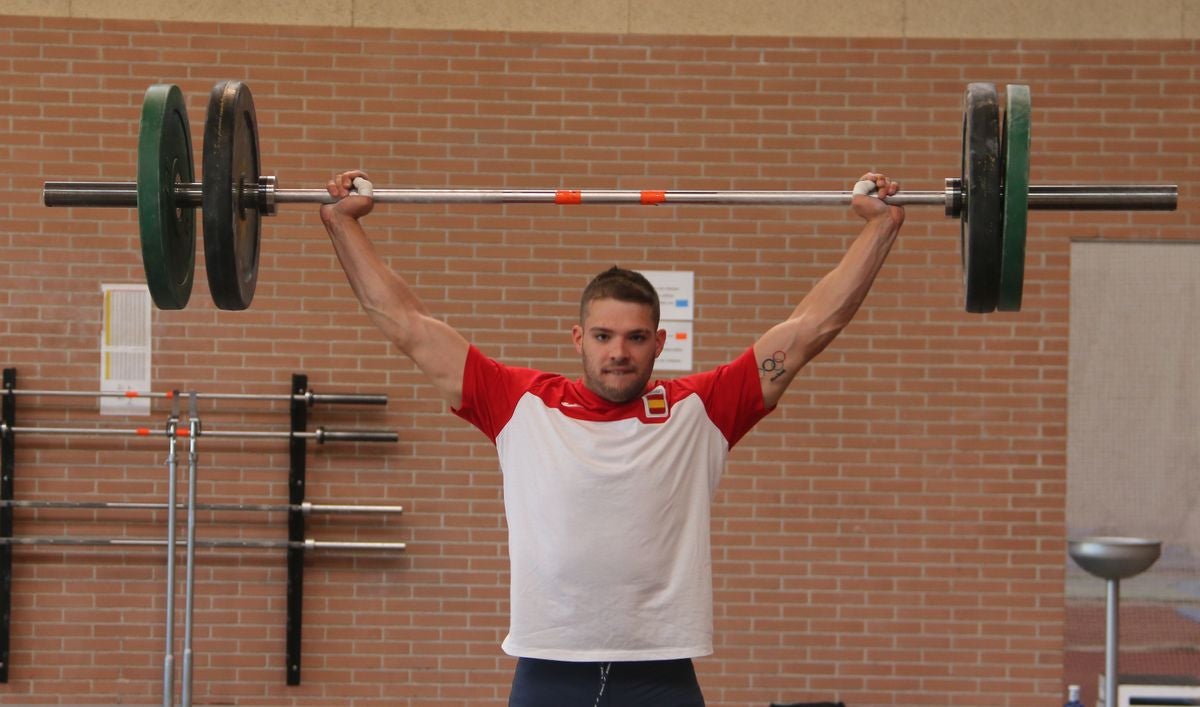 Fotos: Los mejores halterófilos del país se citan en el CAR de León